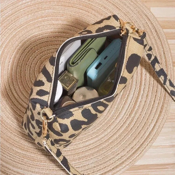 ⚠️Clearance Leopard Pattern Shoulder / Crossbody Bag - Picture 3 of 4